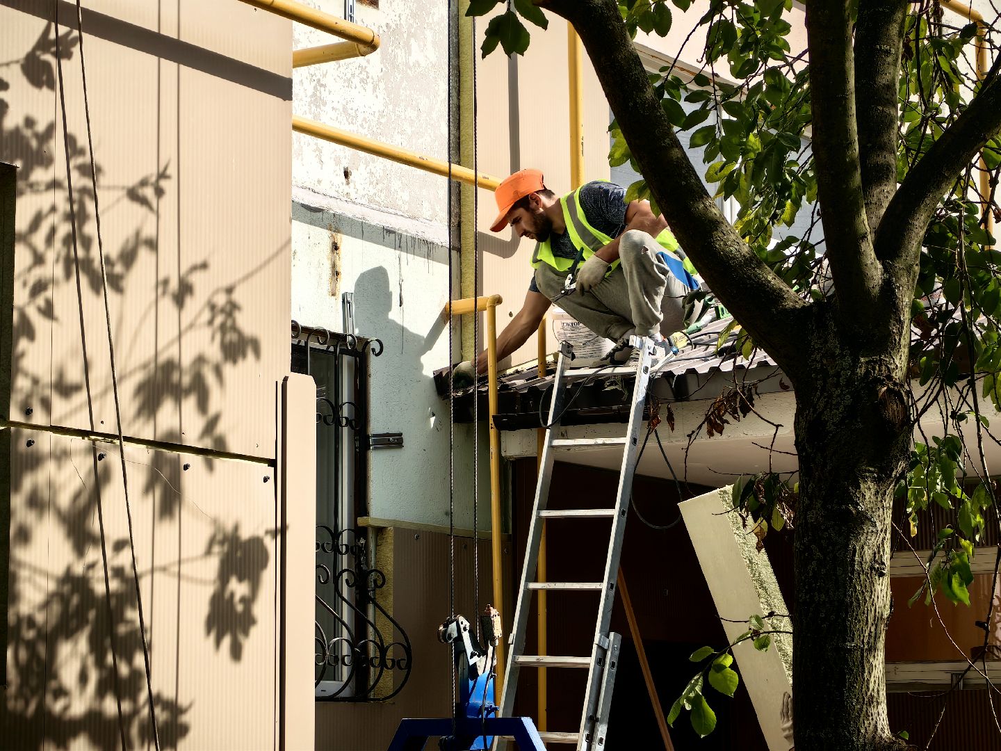 Капитальный ремонт, дом, бригада, монтажник, фасад