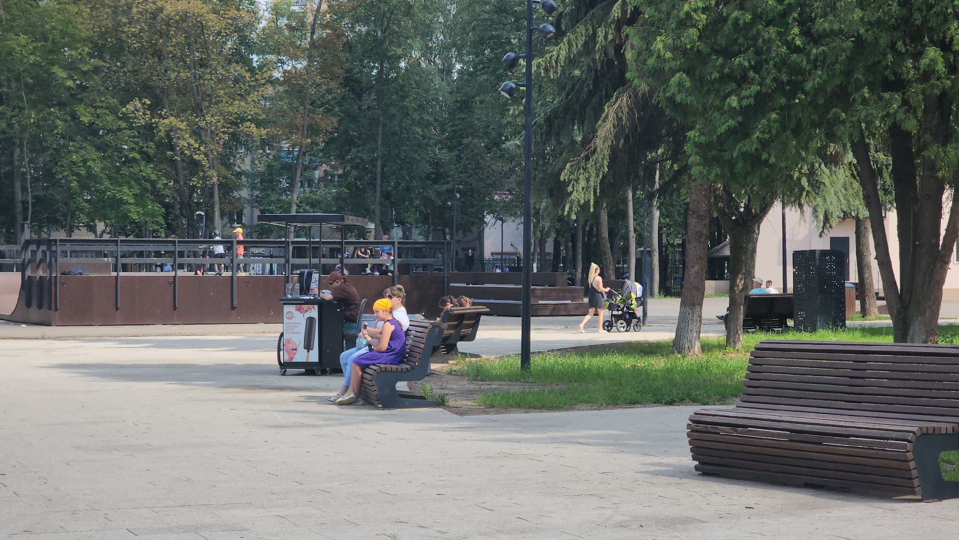 Пушкино, Пушкинский округ, парки Подмосковья, лето в Подмосковье, молодежь