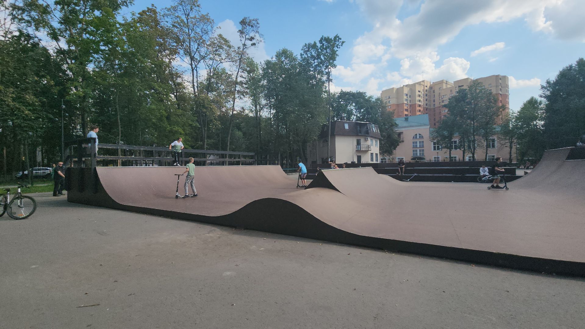 Пушкино, Пушкинский округ, парки Подмосковья, лето в Подмосковье, молодежь