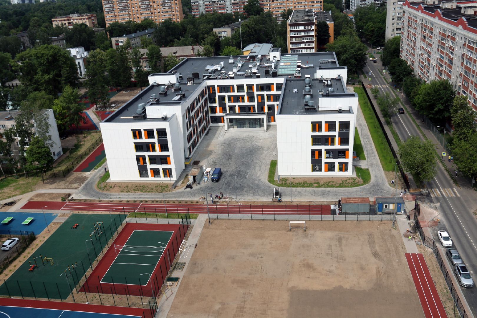 Школа, строительство, жители, спорт