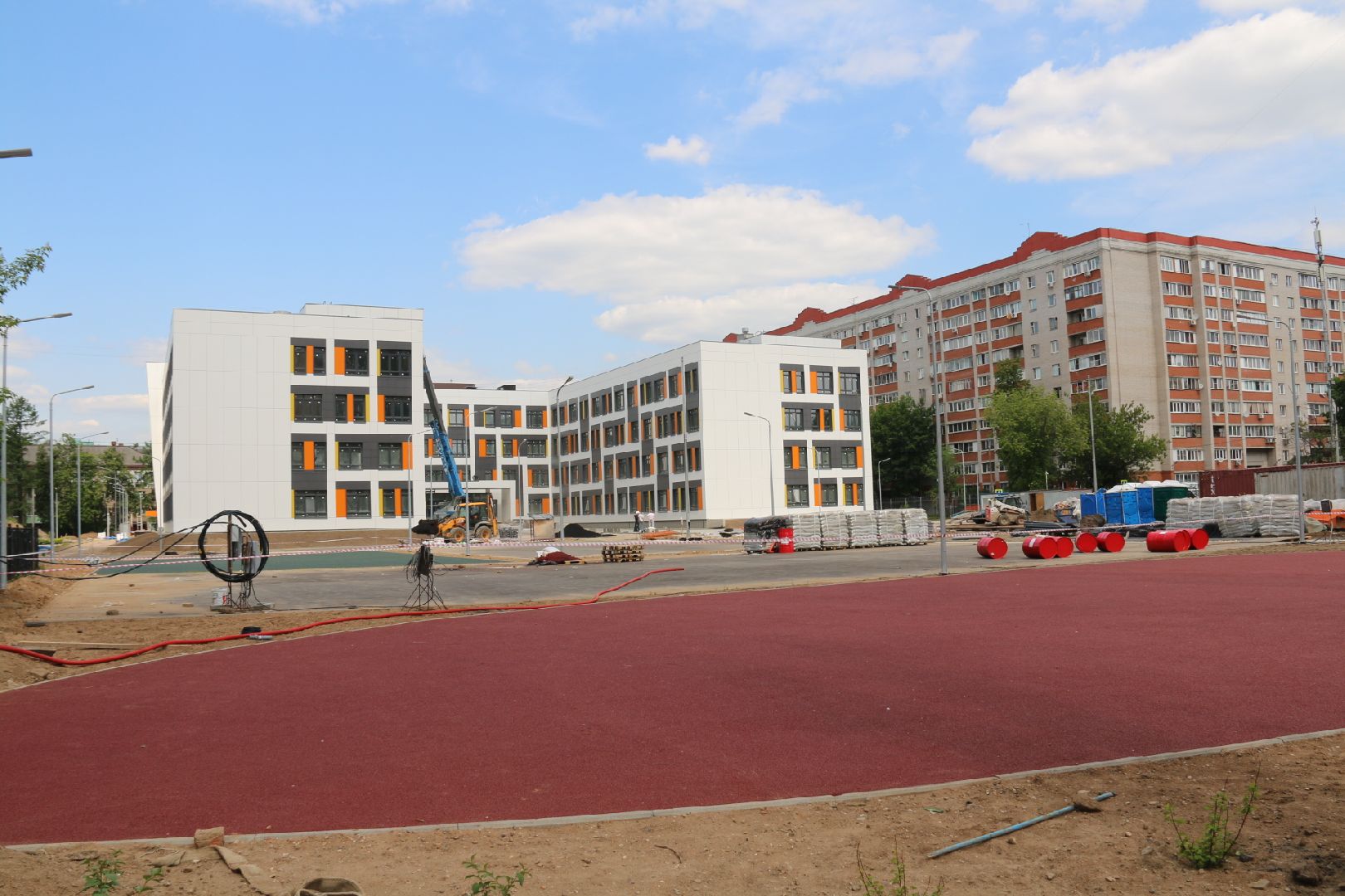 Школа, строительство, жители, спорт