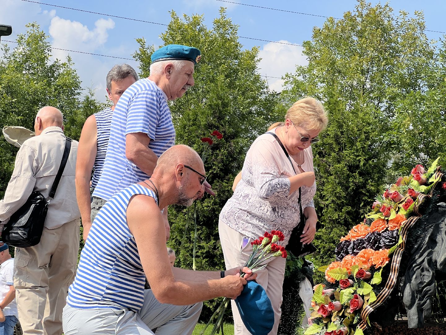 Химки, ВДВ, воздушно-десантные войска, монумент, возложение цветов