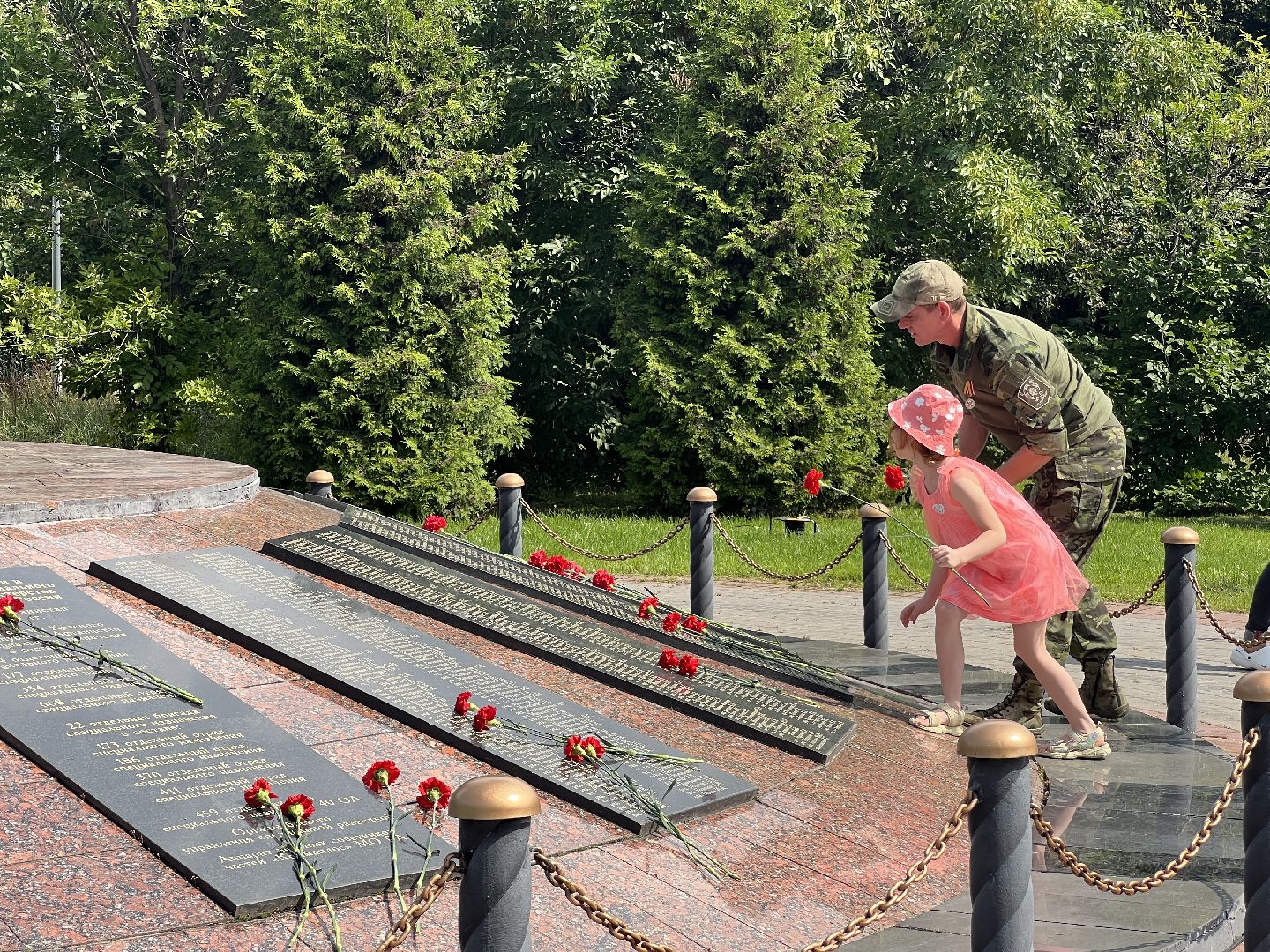 Химки, ВДВ, воздушно-десантные войска, монумент, возложение цветов