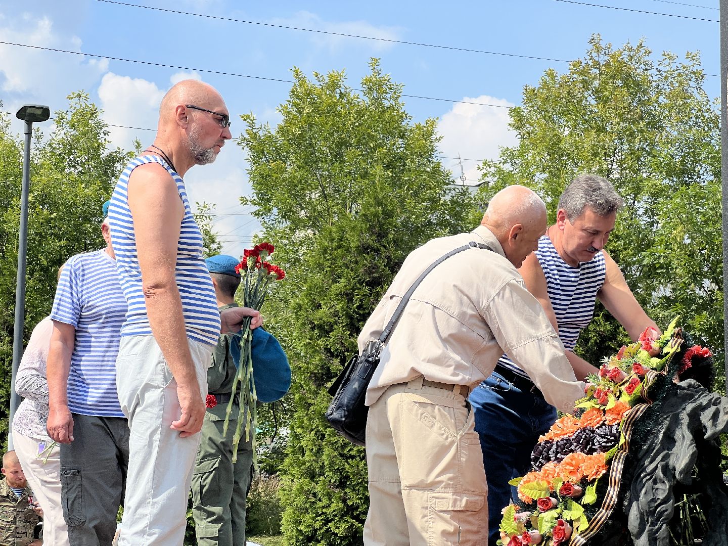 Химки, ВДВ, воздушно-десантные войска, монумент, возложение цветов