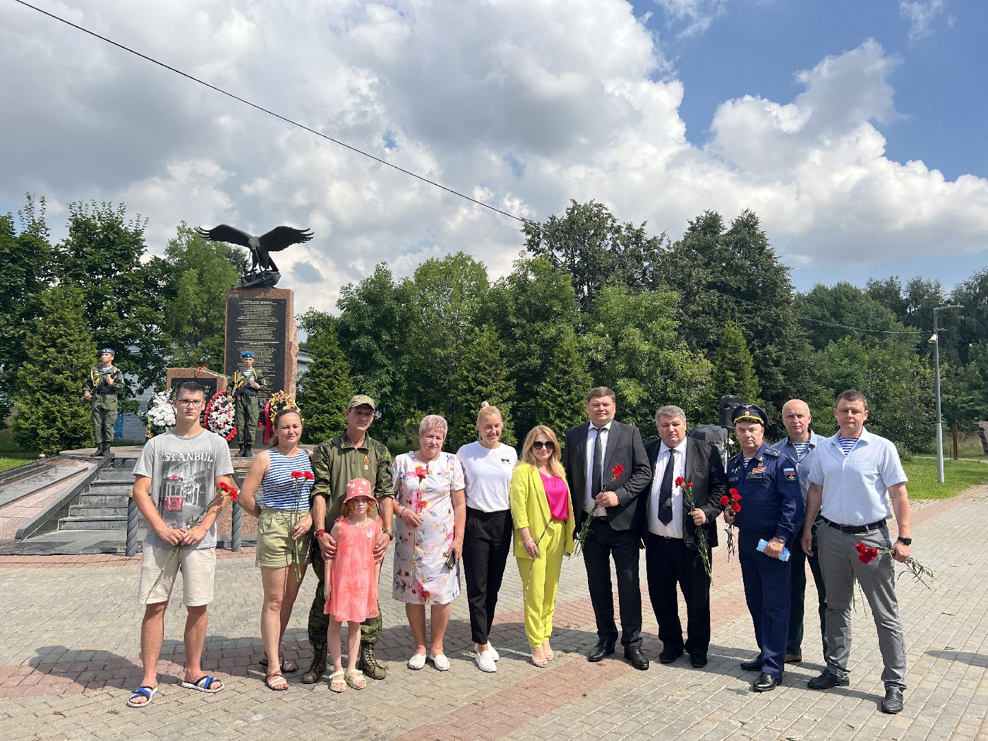 Химки, ВДВ, воздушно-десантные войска, монумент, возложение цветов