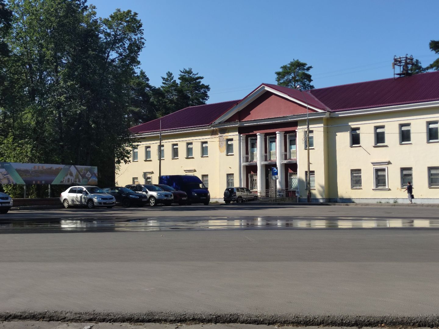 Поливальная машина, уборка города, Дубна