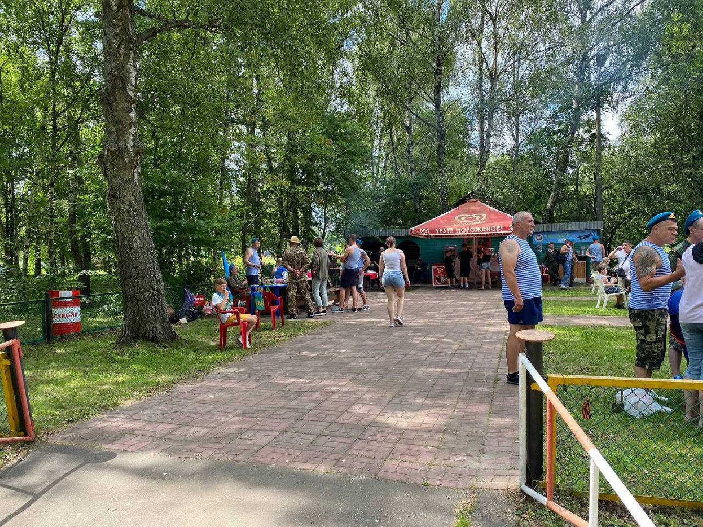 Чехов, ВДВ, праздник, угощения, аэроклуб ДОСААФ