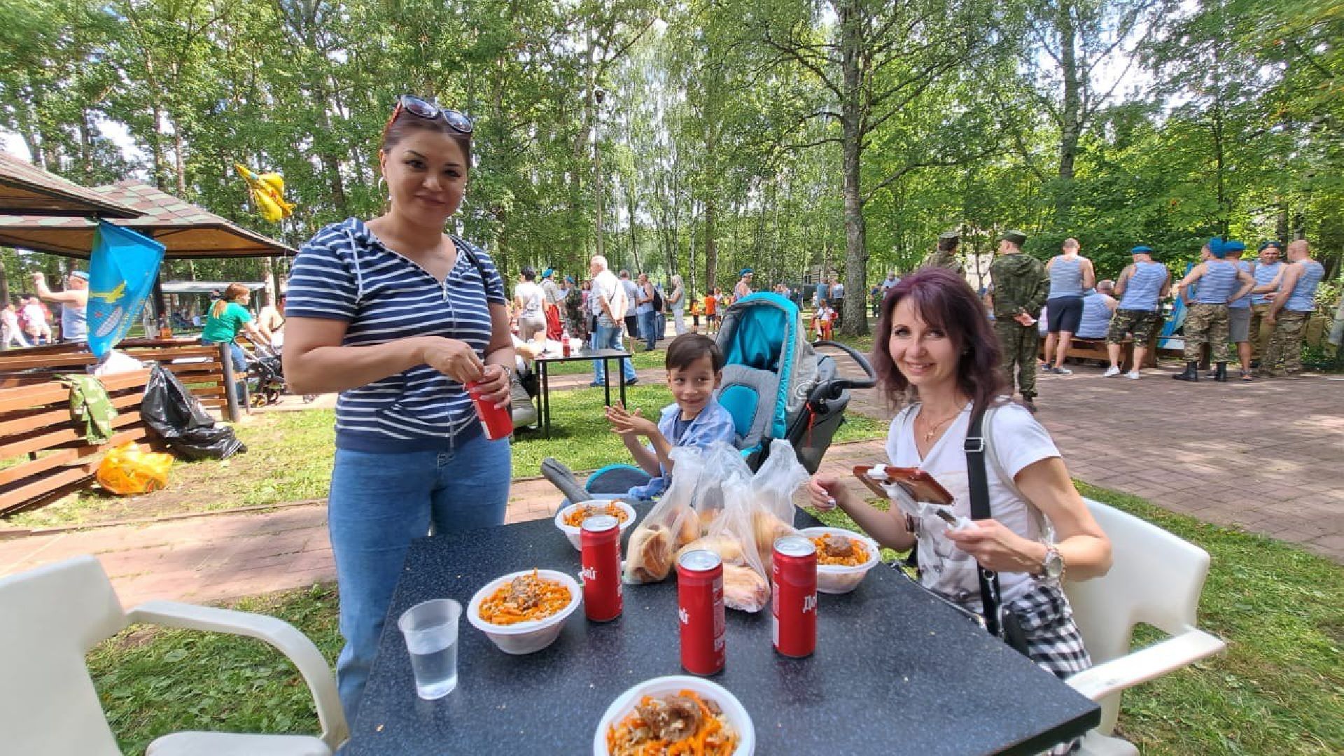 Чехов, ВДВ, праздник, угощения, аэроклуб ДОСААФ