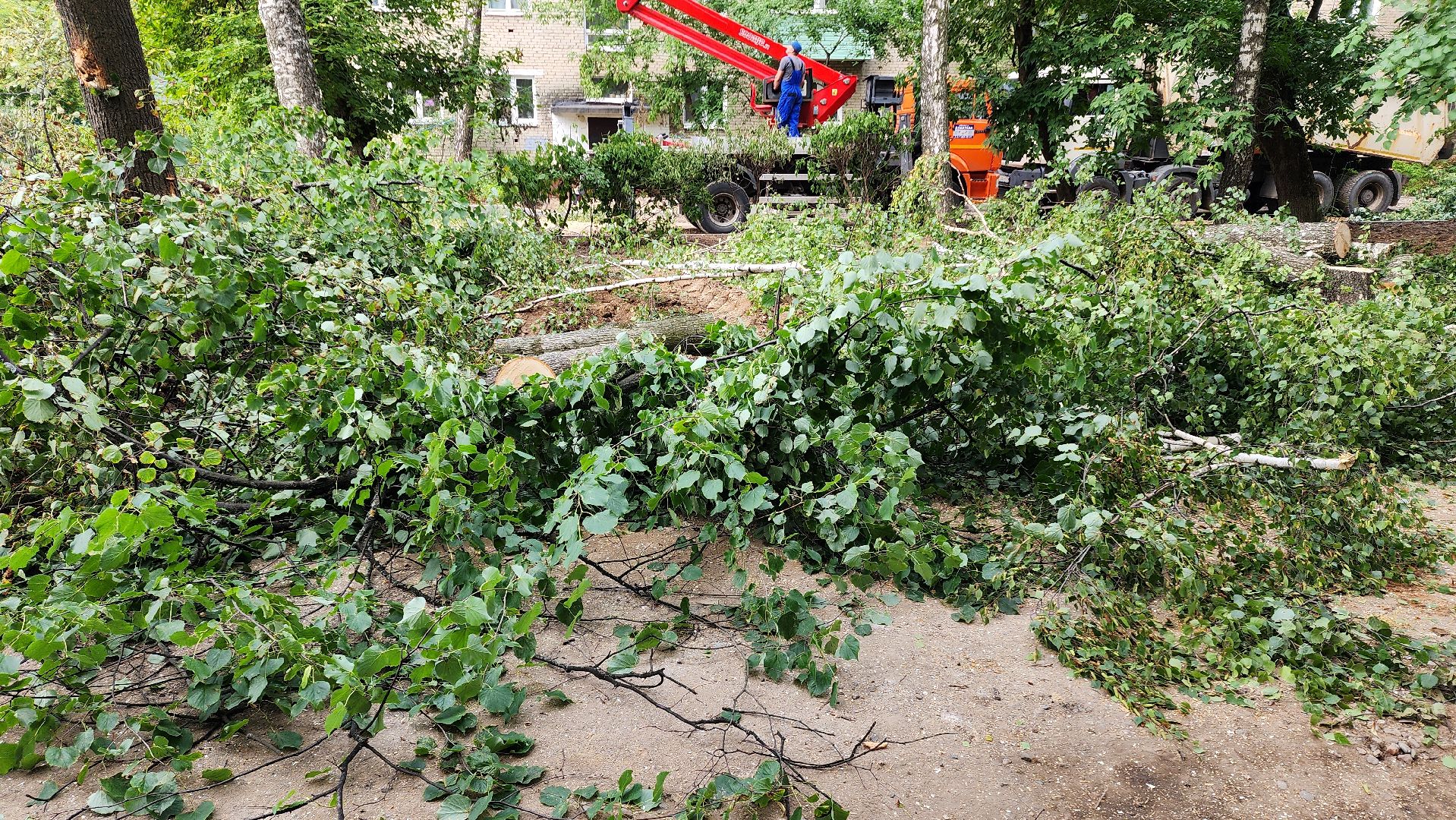 благоустройство, парковки, встречи с жителями,