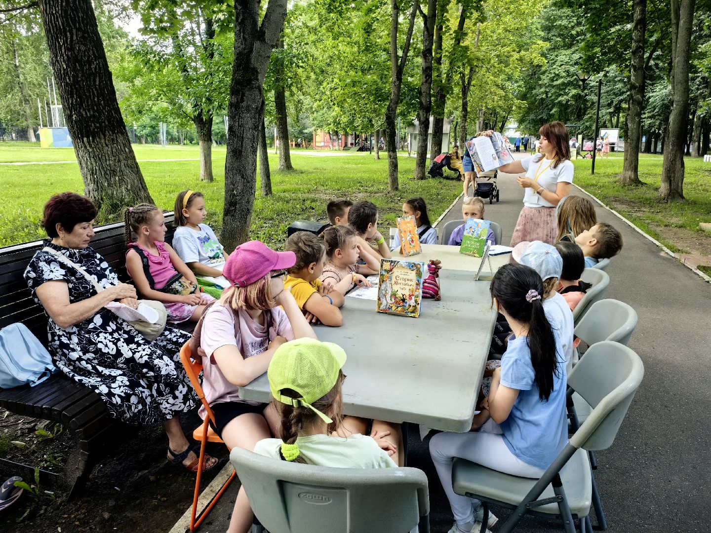 Лекторий, дети, парк, мороженое, книги