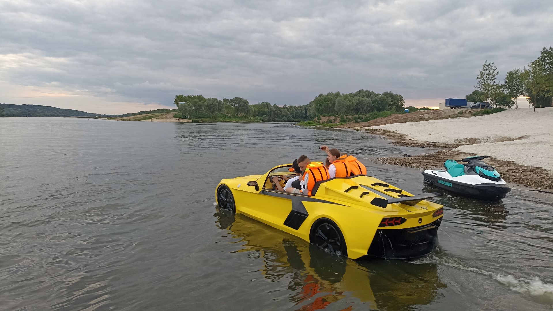 Серпухов, Подмосковье, пляж, Кремлёв, автомобили катеры