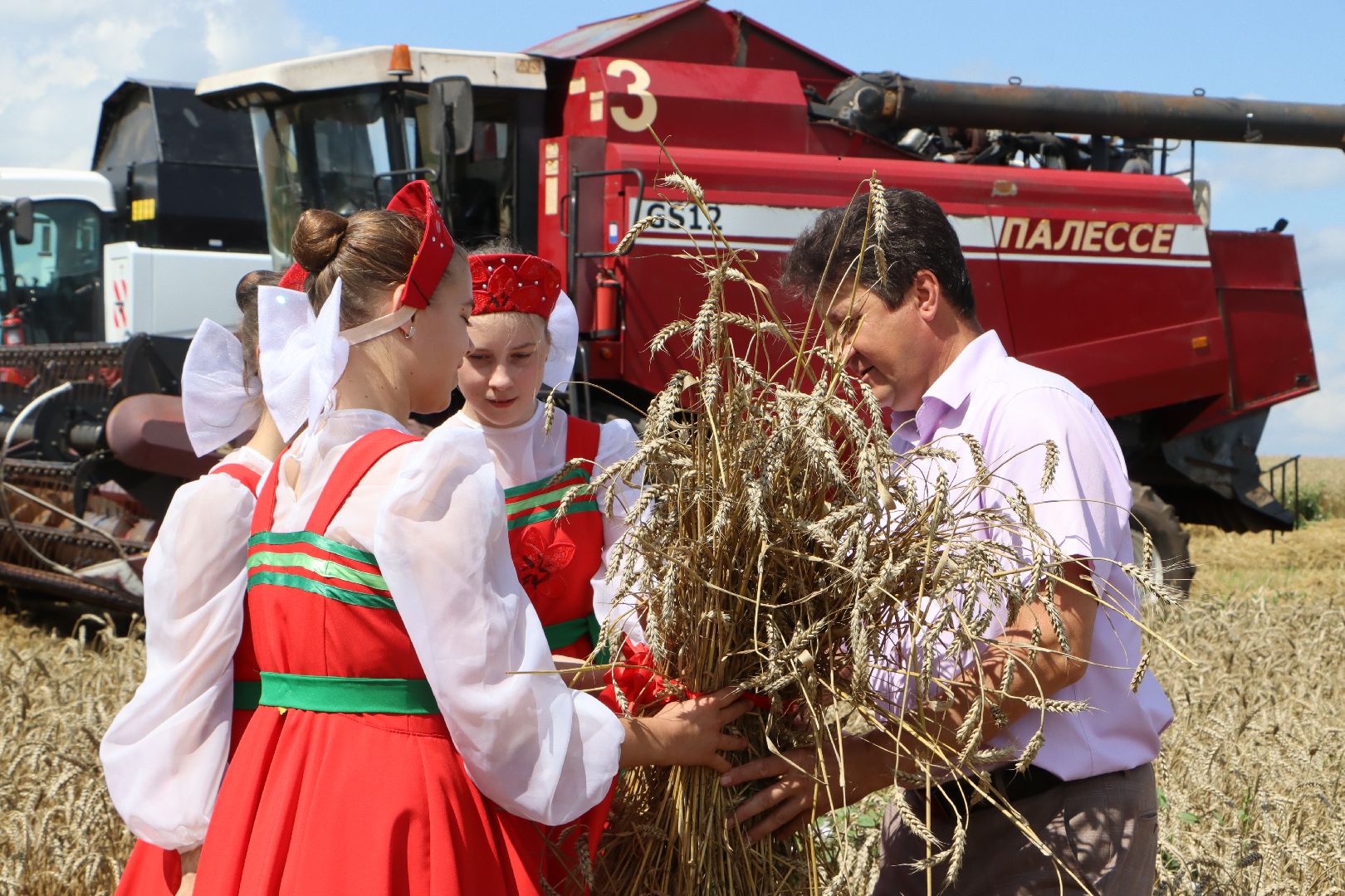 Серебряные Пруды, Праздник первого снопа, сельское хозяйство