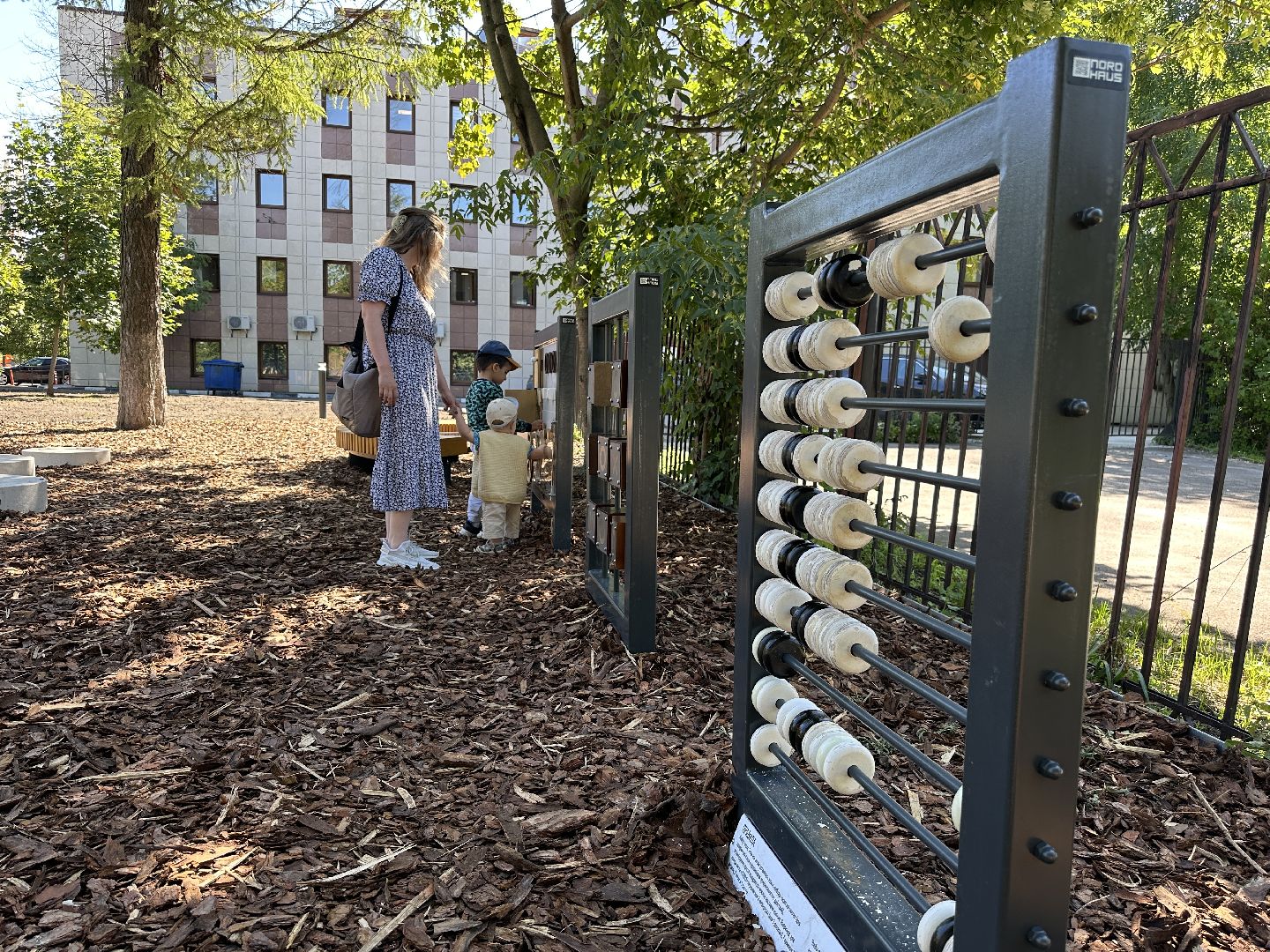 Реутов, Мемориал, Аллея славы, реконструкция, обновление, БТР, постамент, Герои