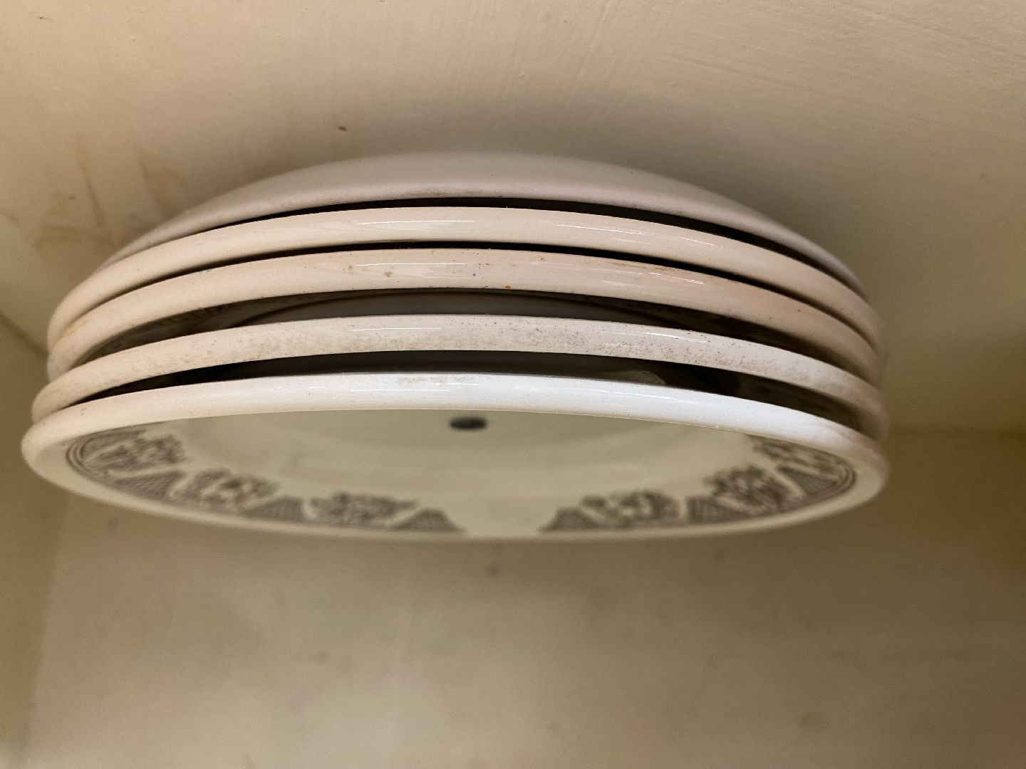 «Дом вверх дном», арт-объект, мурал, нейросеть, Балашиха, фестиваль уличного искусства «Культурный код»