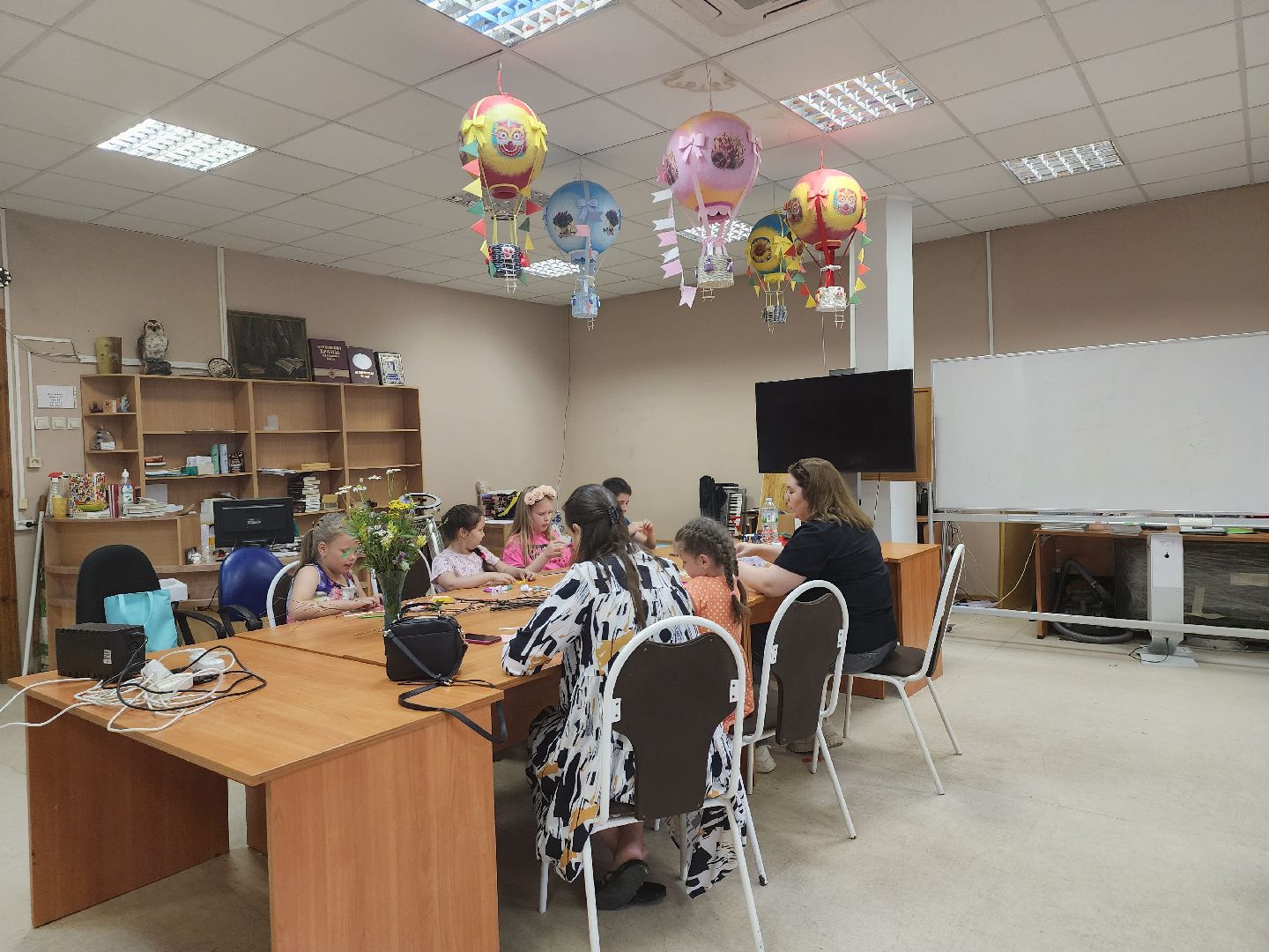 творчество; поделки; библиотека; видное; дети