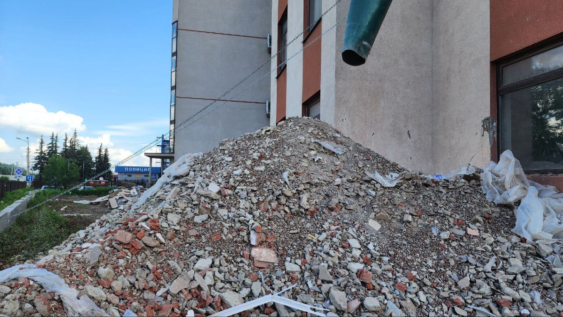 Дмитров, Здание суда, Строительство