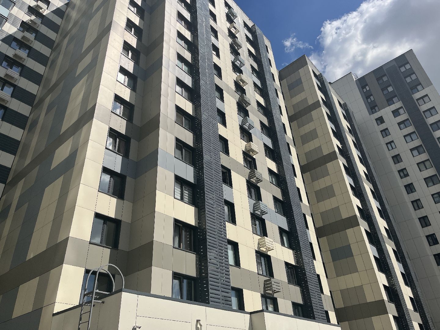 Прорыв трубы, авария, люберцы, многоэтажка