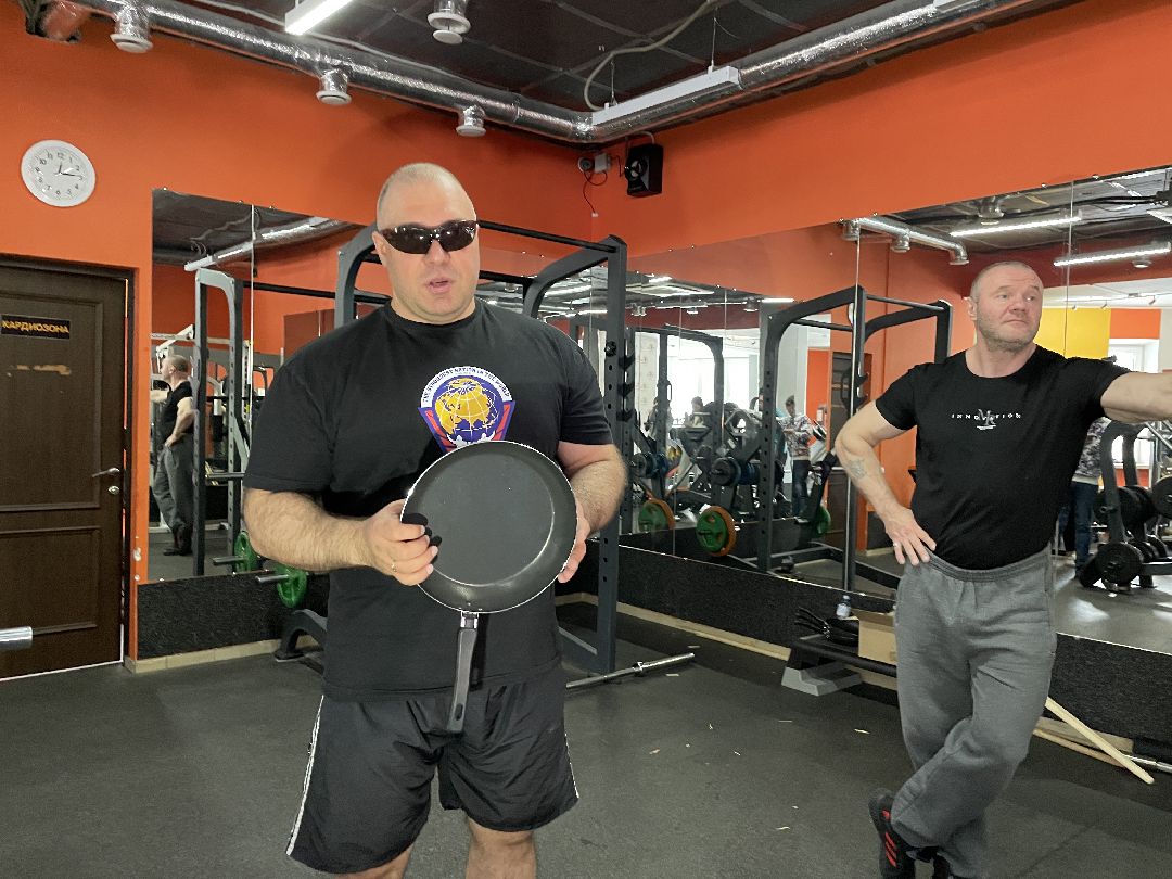 Спортсмены, 8 марта, сценический экстрим