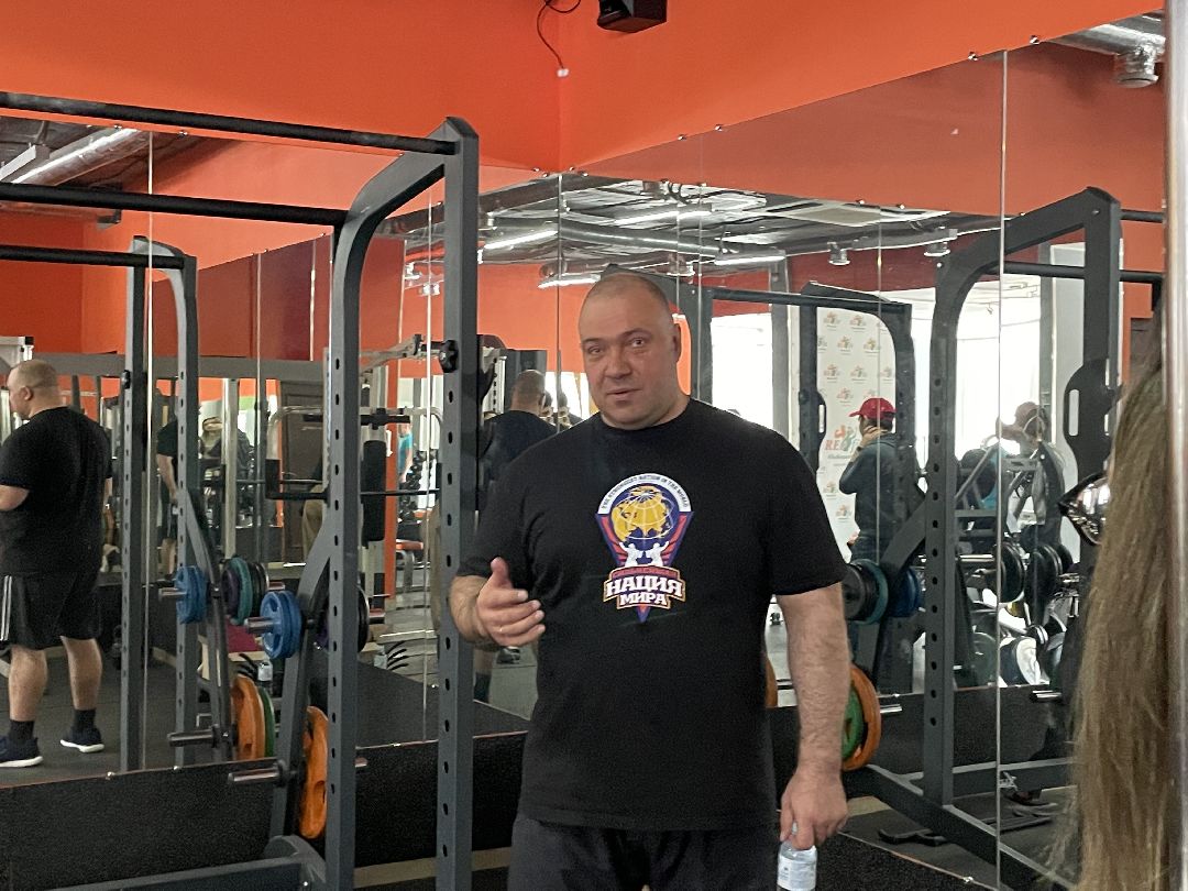 Спортсмены, 8 марта, сценический экстрим