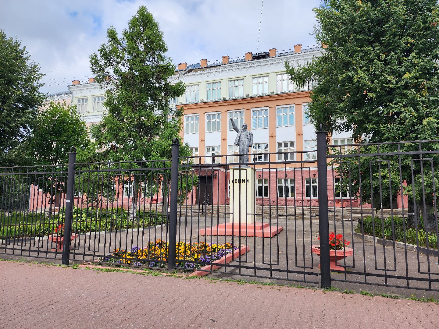 школа, школа №1, серпухов, дорожная разметка, дорога, комбинат благоустройства, 1 сентября,