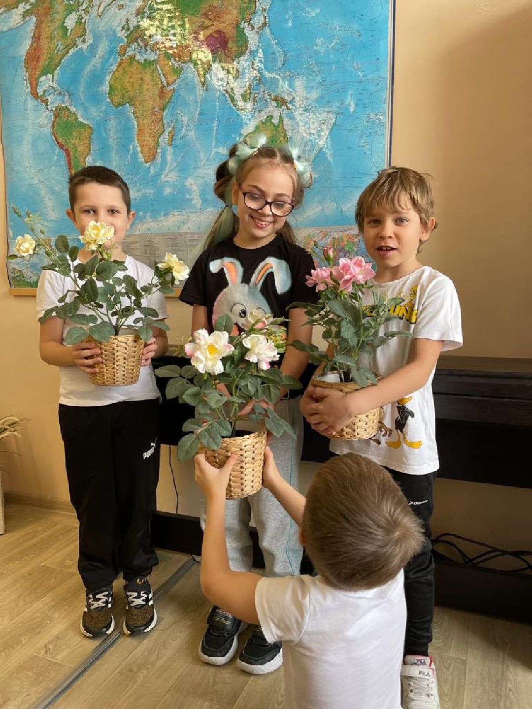 дети, доброе дело, праздник, 8 Марта