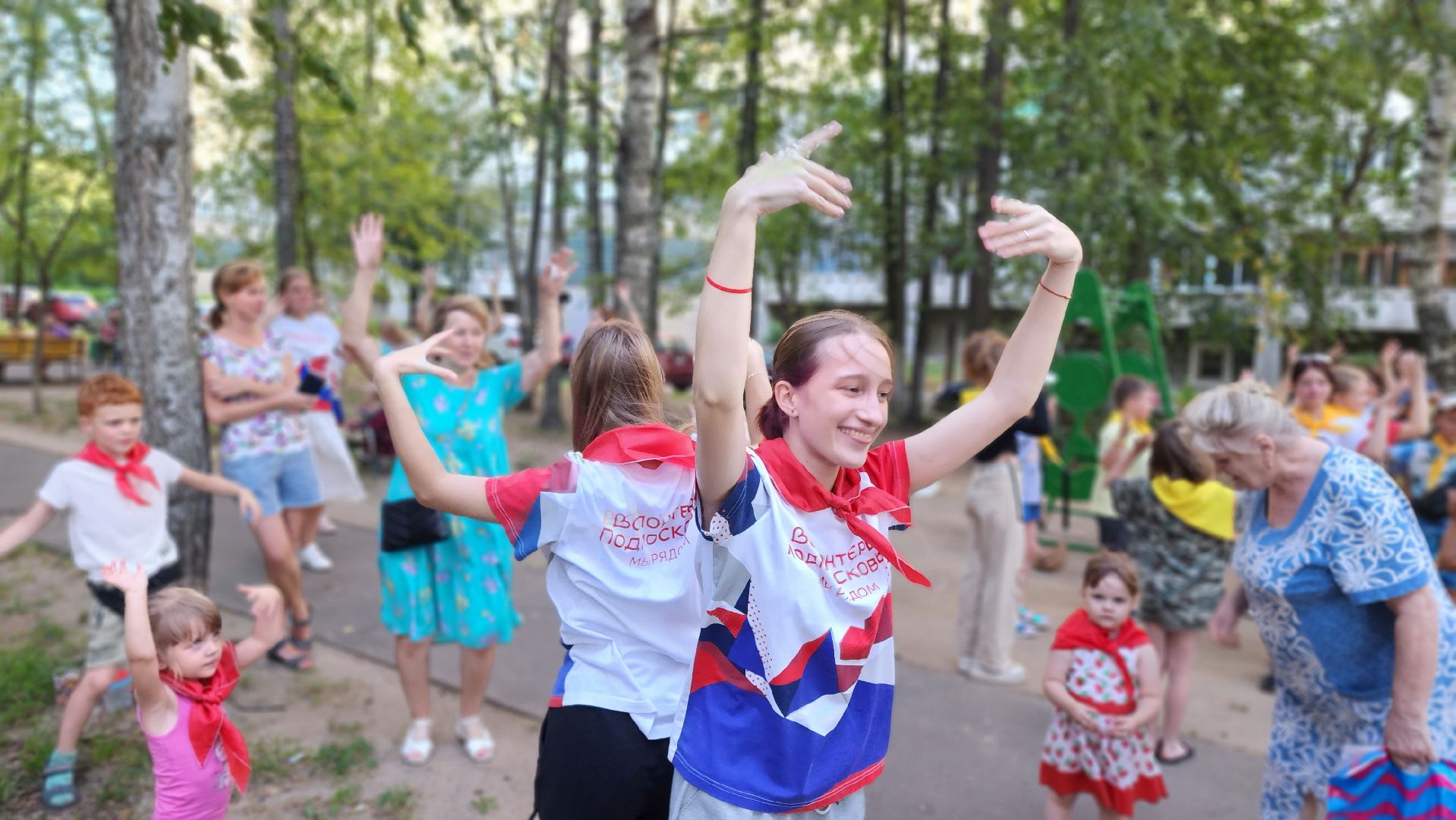 трудовой десант, волонтеры, Протвино, аниматоры, праздник двора