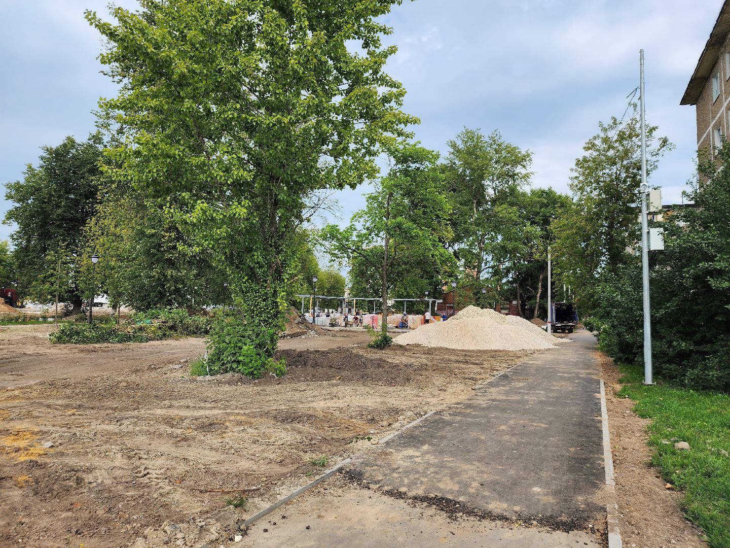 Павловский Посад, городской округ Павловский Посад, люди, ремонт, парк, сквер, мемориал