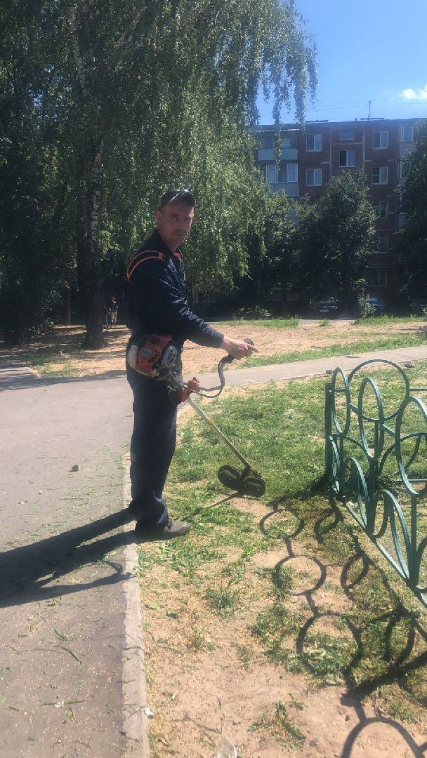 Серпухов, Подмосковье, благоустройство, покос травы, дворовая территория