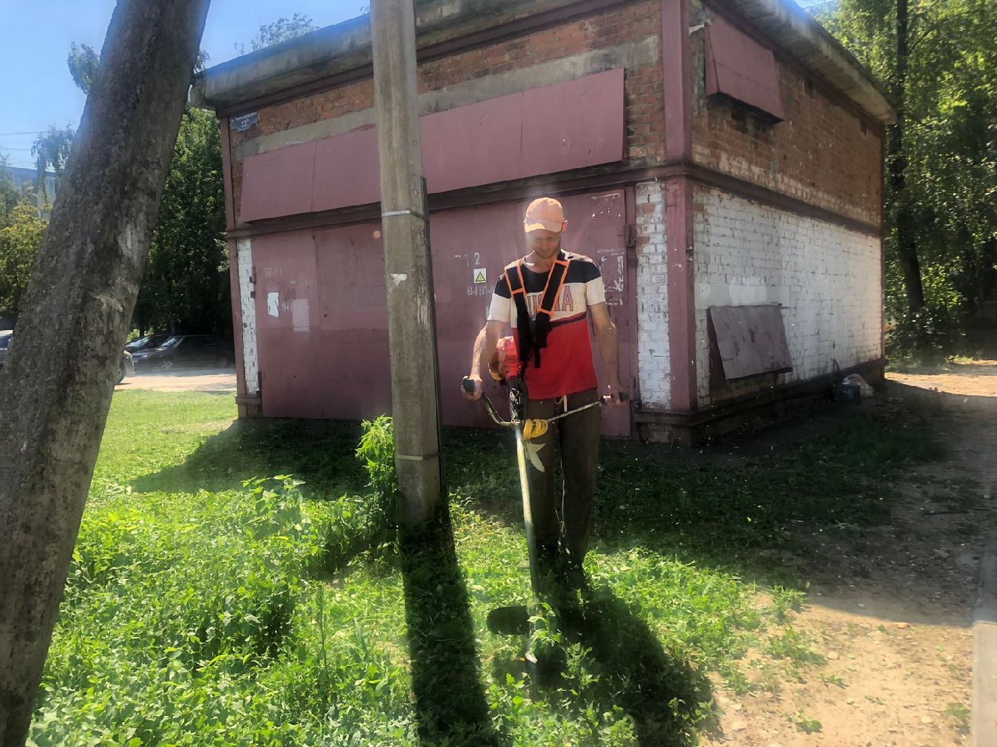 Серпухов, Подмосковье, благоустройство, покос травы, дворовая территория