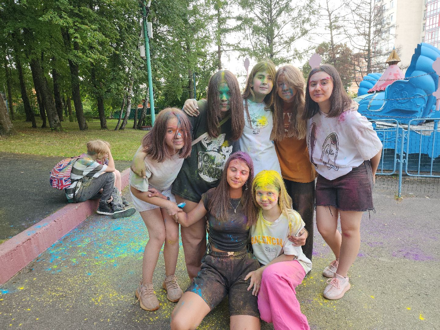 фестиваль; краски; праздник; досуг; парк