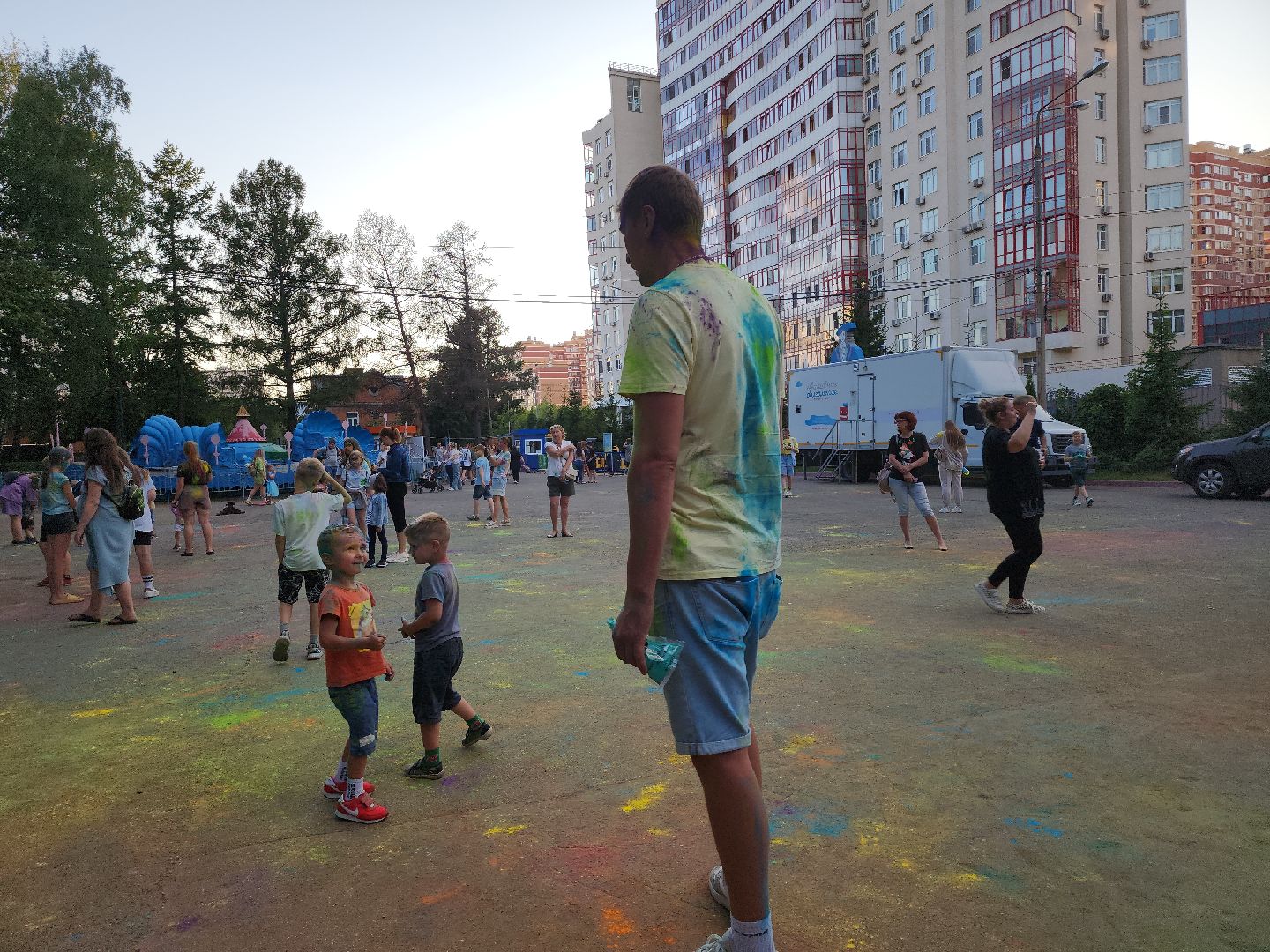 фестиваль; краски; праздник; досуг; парк