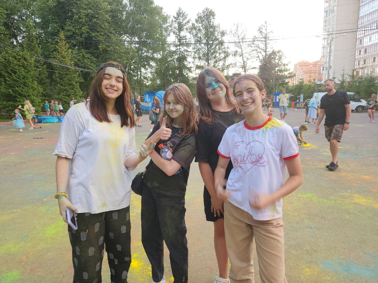 фестиваль; краски; праздник; досуг; парк