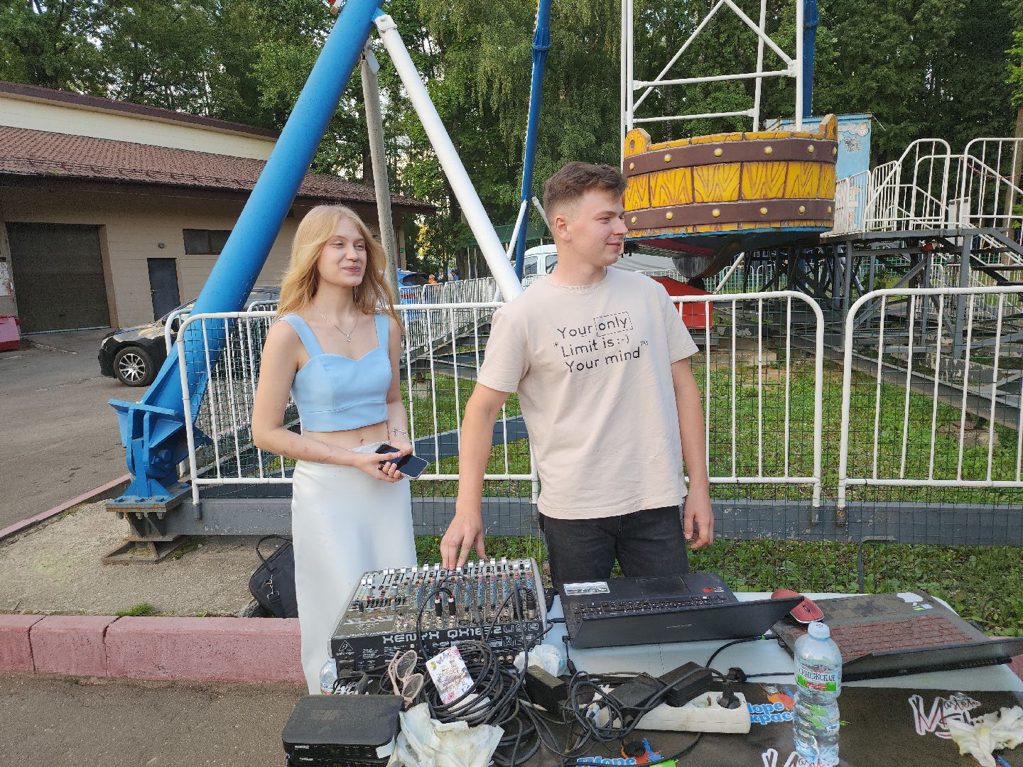 фестиваль; краски; праздник; досуг; парк