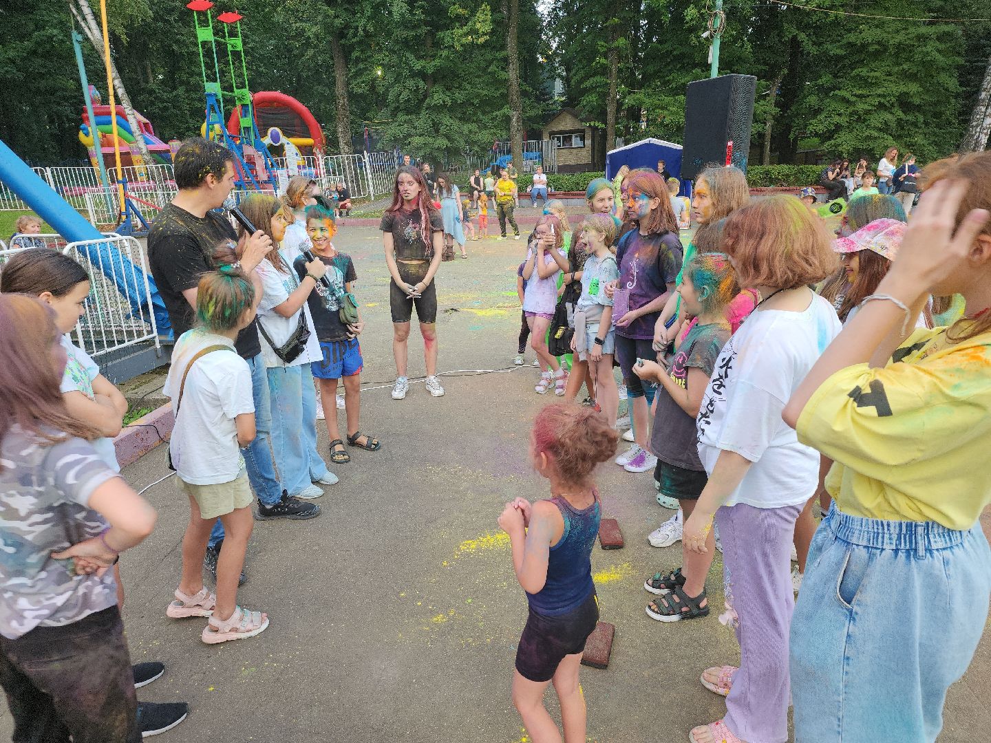 фестиваль; краски; праздник; досуг; парк