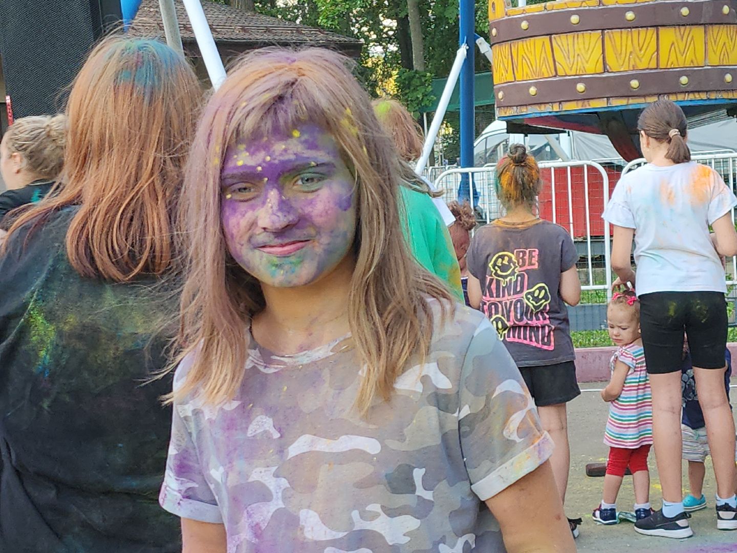 фестиваль; краски; праздник; досуг; парк