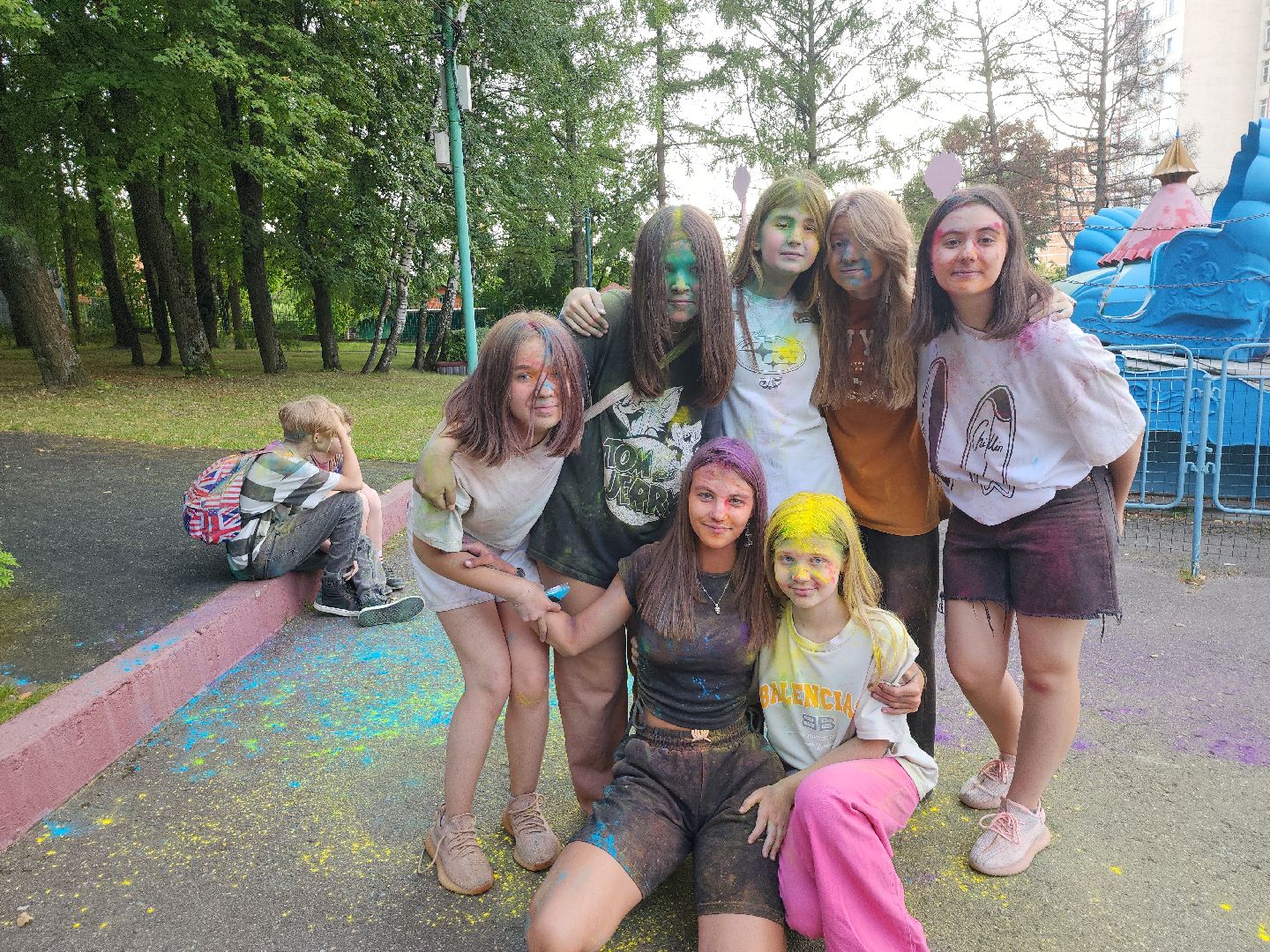 фестиваль; краски; праздник; досуг; парк