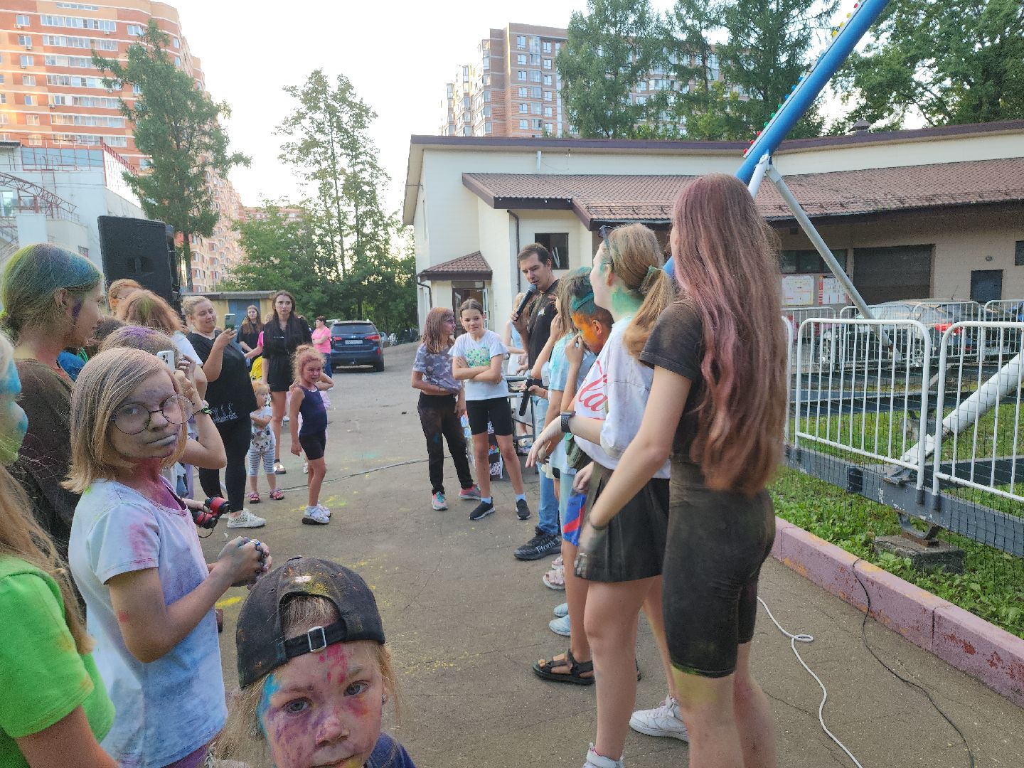 фестиваль; краски; праздник; досуг; парк