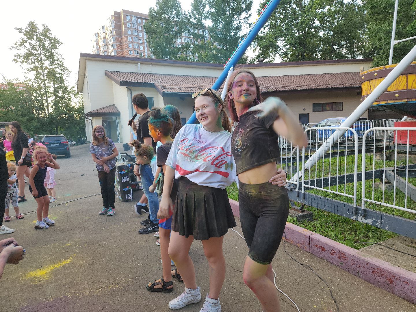 фестиваль; краски; праздник; досуг; парк