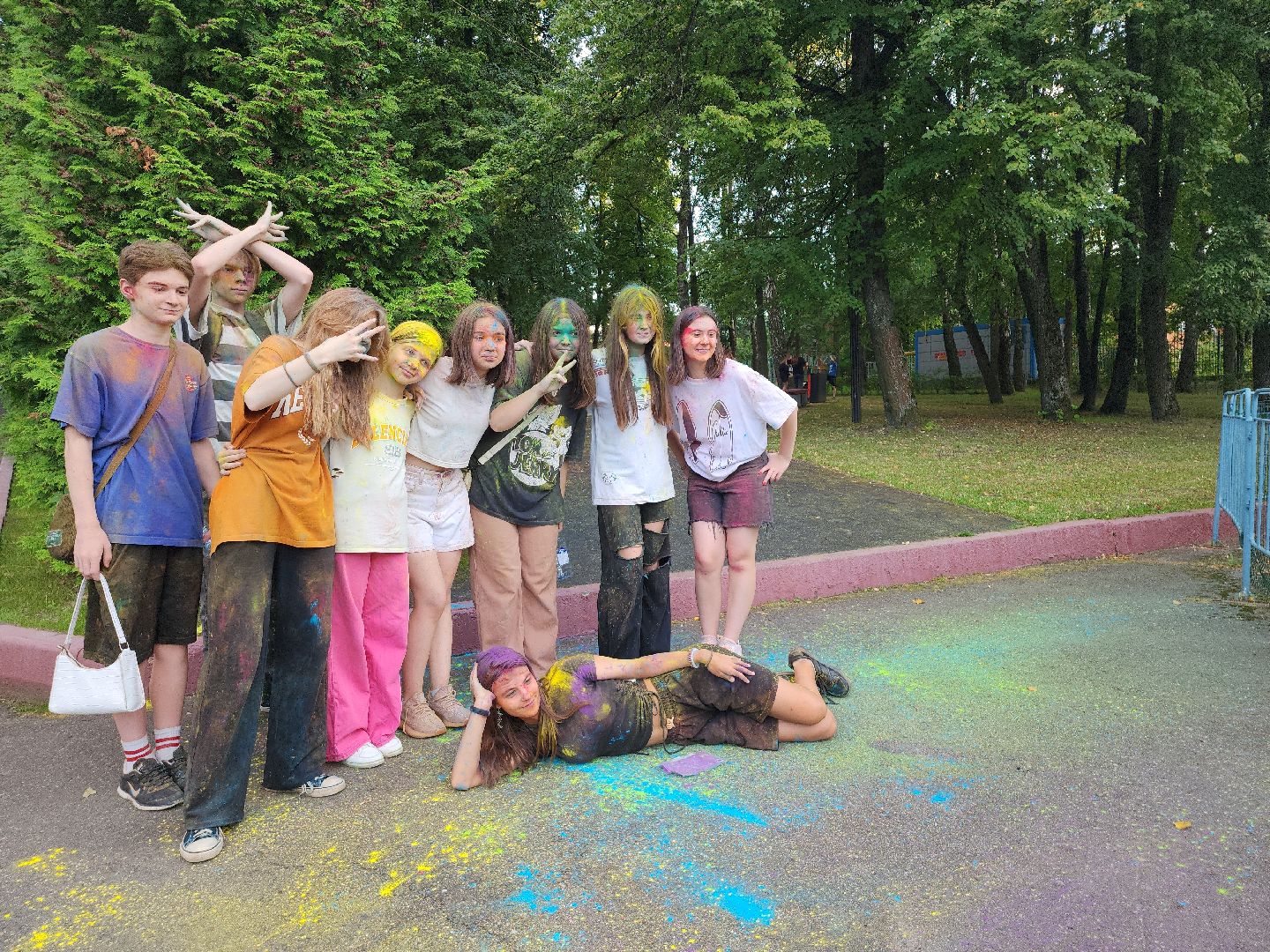 фестиваль; краски; праздник; досуг; парк