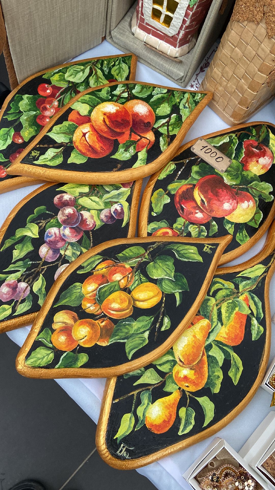 Волоколамск, ярмарка, люди, пенсионеры, глина, ремесло, ручная работа, труд, старинная технология,