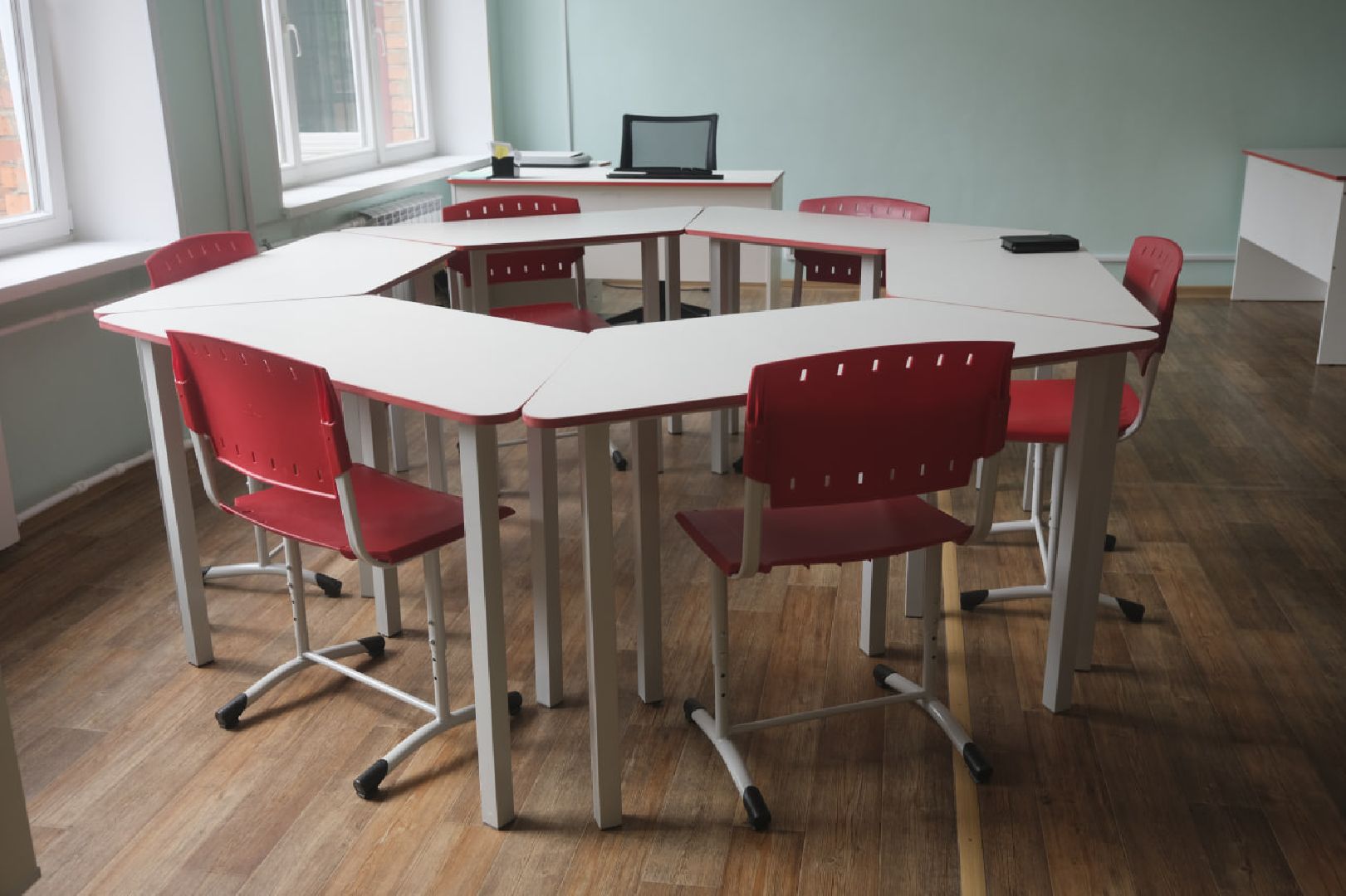 Пущино, образование