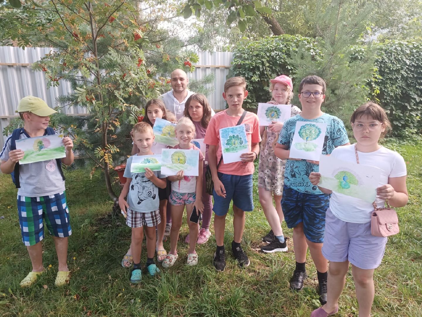 центр серпуховский, дети с ОВЗ, серпухов, владычный монастырь, павлины, рисование,