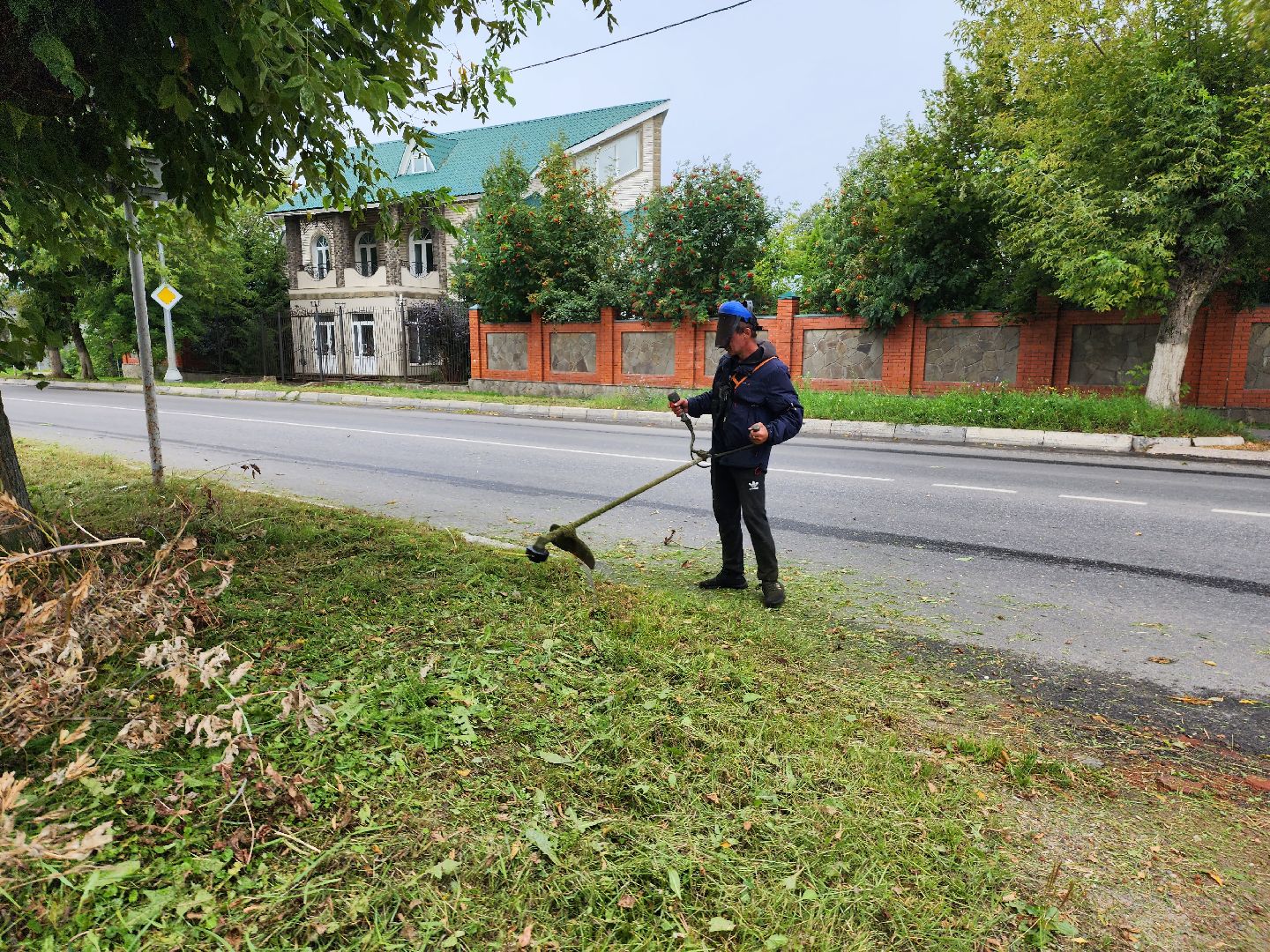 благоустройство, благоустройство дорог, покос травы, серпухов, улица пушкина,