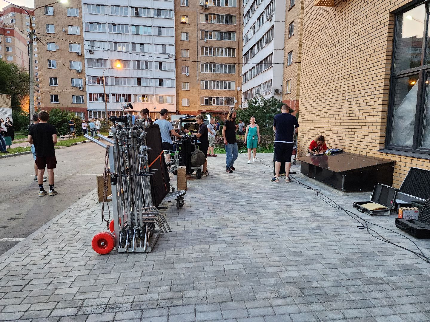 Раменское, культура, двор на улице Чугунова стал съёмочной площадкой сериала СашаТаня