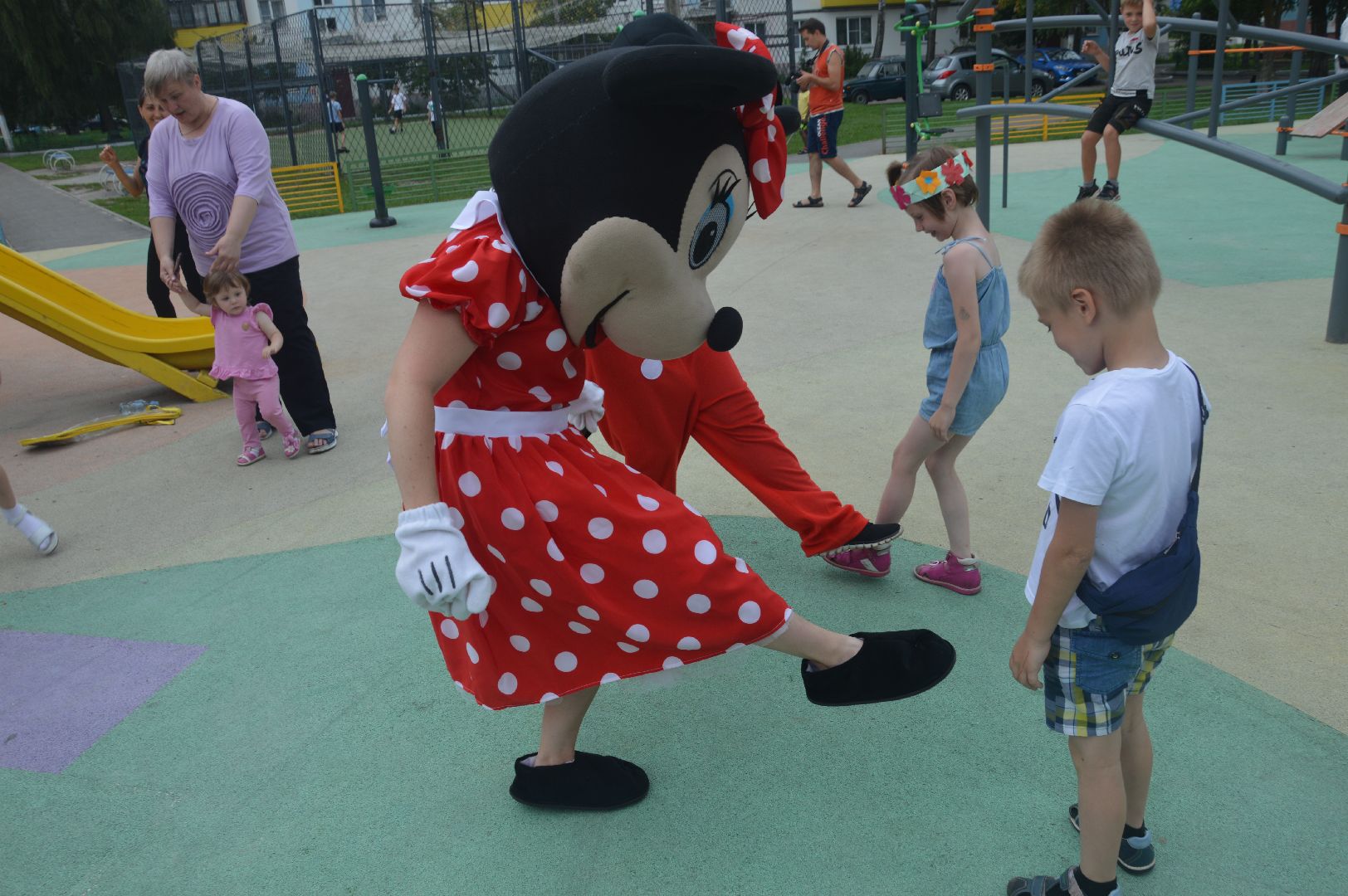 Шатура, Единая Россия, Молодая Гвардия, волонтёры, ростовые куклы, оригами, игры