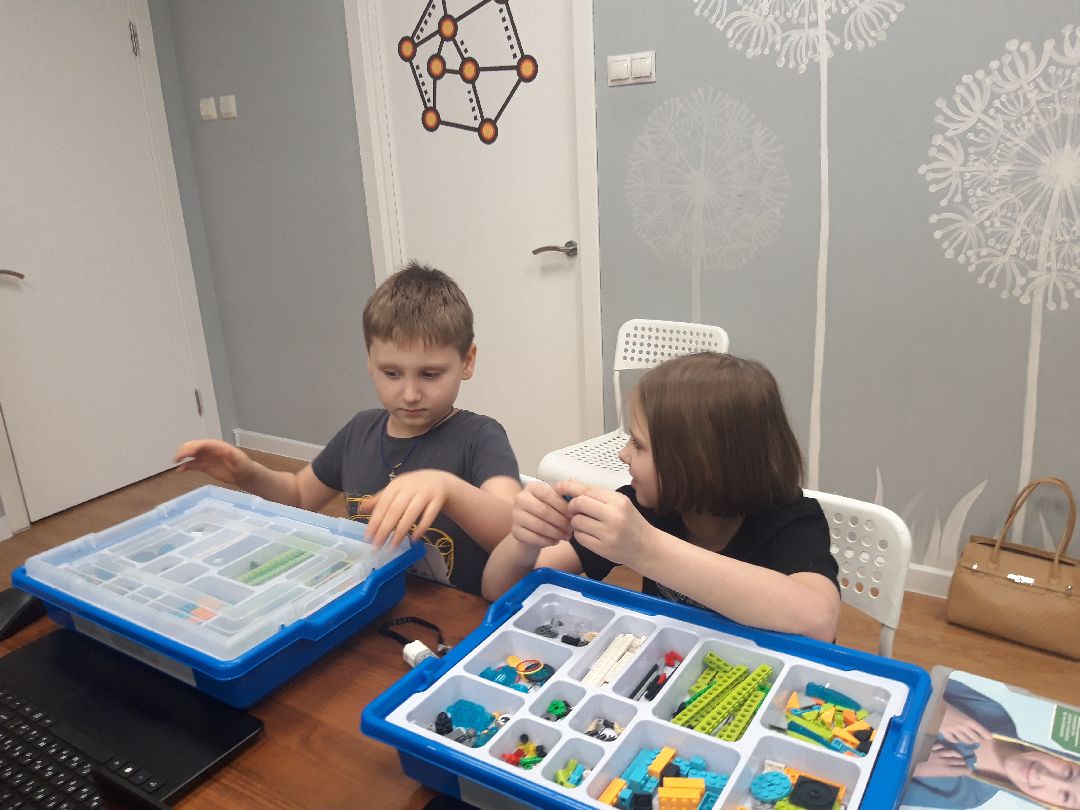 помощь людям, дети,