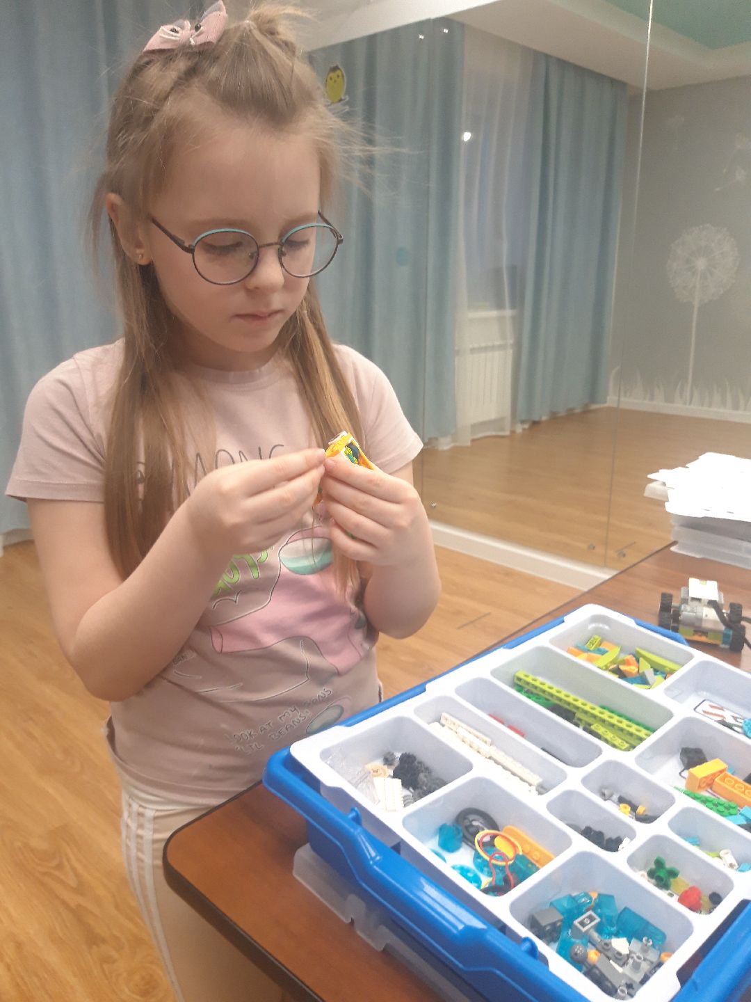 помощь людям, дети,