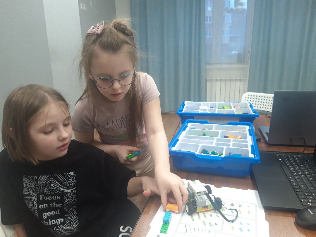 помощь людям, дети,