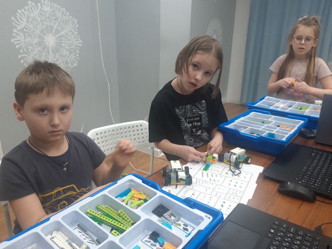 помощь людям, дети,