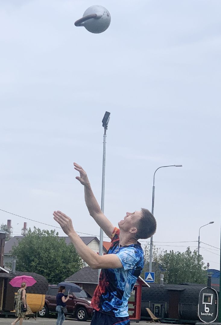 Балашиха, Подмосковье, спорт, гиревой спорт, жонглирование гирями, День физкультурника